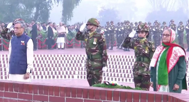 স্বাধীনতা দিবসে স্মৃতিসৌধে রাষ্ট্রপতি ও প্রধানমন্ত্রীর শ্রদ্ধা
