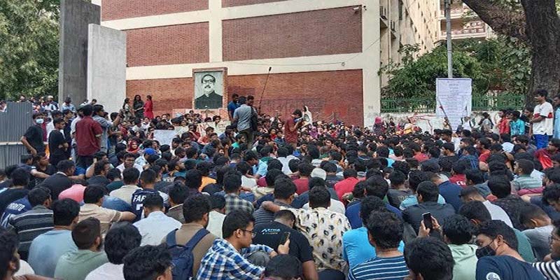 প্রধানমন্ত্রীর হস্তক্ষেপ কামনা বুয়েট শিক্ষার্থীদের