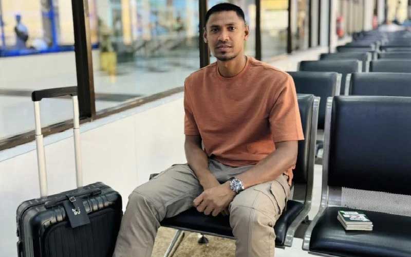 ভারত থেকে দেশে ফিরলেন মুস্তাফিজ