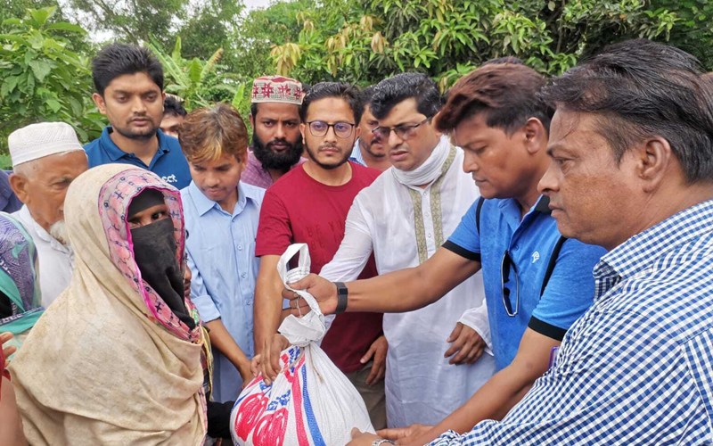 কবিরহাটে প্রধানমন্ত্রীর ঈদ উপহার পেল ৩৫০০ পরিবার