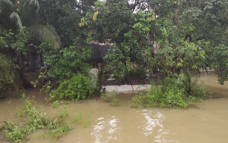 ধর্মপাশায় ধীরগতিতে পানি নামছে, মানুষের দূর্ভোগ চরমে