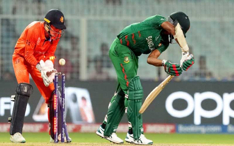 নেদারল্যান্ডসকে হারিয়ে সুপার এইটের পথে বাংলাদেশ