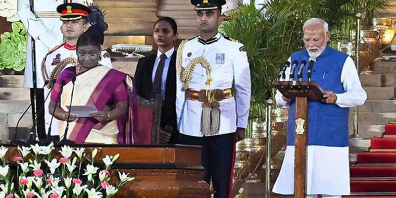 টানা তৃতীয়বার প্রধানমন্ত্রী হিসেবে শপথ নিলেন মোদি