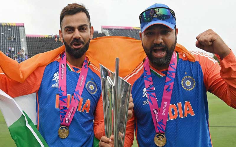 কোহলির পরপরই অবসরের ঘোষণা রোহিতেরও