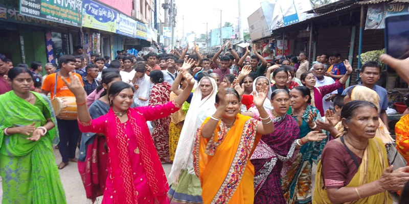 ফুলবাড়ীতে অত্যন্ত আনন্দ-উচ্ছ্বাসের মধ্য দিয়ে শ্রী শ্রী জগন্নাথ দেবের রথযাত্রা অনুষ্ঠিত