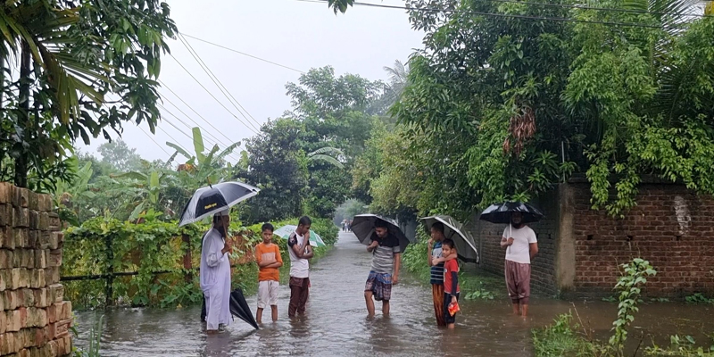 নোয়াখালীতে ঢুকছে ফেনীর মহুরী নদীর পানি, বন্যা পরিস্থিতির অবনতি
