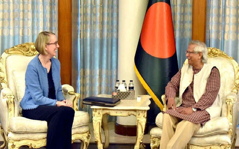 পাচারকৃত অর্থ ফেরাতে যুক্তরাজ্যের সহযোগিতা চেয়েছেন ড. ইউনূস