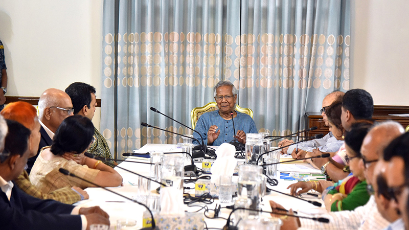 বন্যা পরিস্থিতিতে দেশবাসী যেভাবে এগিয়ে এসেছে তাতে আমি অভিভূত: প্রধান উপদেষ্টা