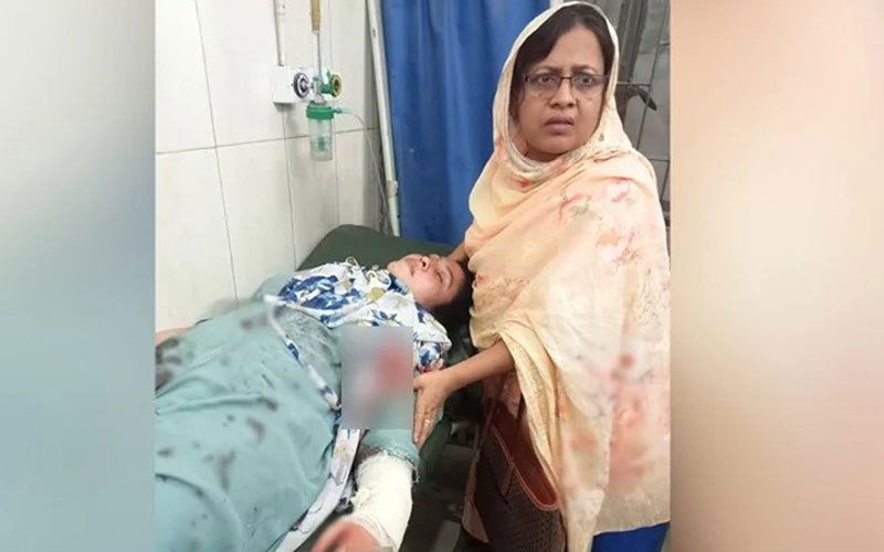 কর্মকর্তা-আনসার সদস্যদের কুপিয়ে সোনালী ব্যাংকের টাকা লুট