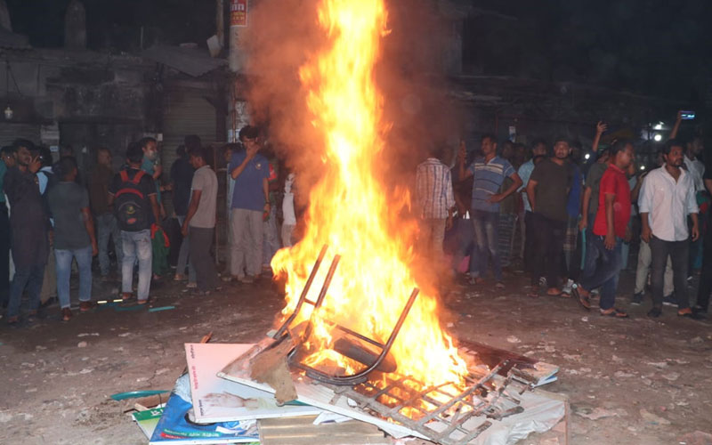 খুলনায় জাতীয় পার্টির অফিস ভাঙচুর-অগ্নিসংযোগ, পুলিশ মোতায়েন