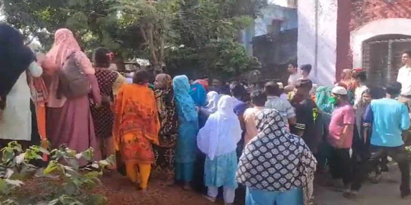 দিনাজপুরে ট্রাকের চাকায় পিষ্ট হয়ে এক নারী নিহত
