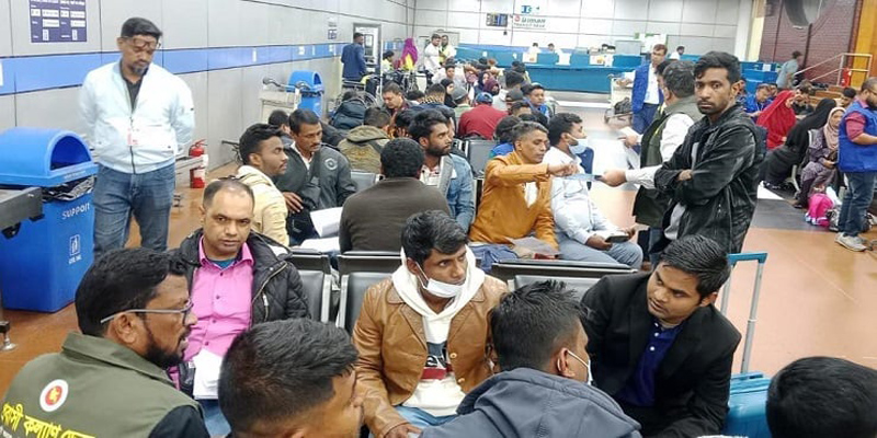লেবানন থেকে ফিরলেন আরও ৮২ বাংলাদেশি