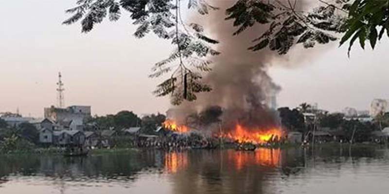 রাজধানীর কড়াইল বস্তিতে আগুন, নিয়ন্ত্রণে ৭ ইউনিট