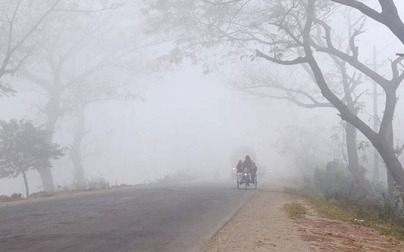 পঞ্চগড়ে কুয়াশা আর শীতে জনজীবন বিপর্যস্ত