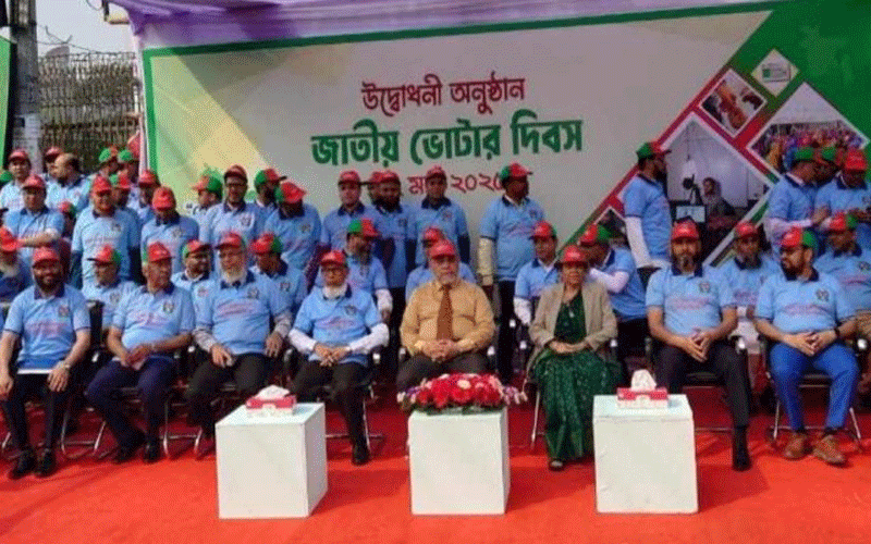 দেশের মোট ভোটার এখন ১২ কোটি ৩৭ লাখ