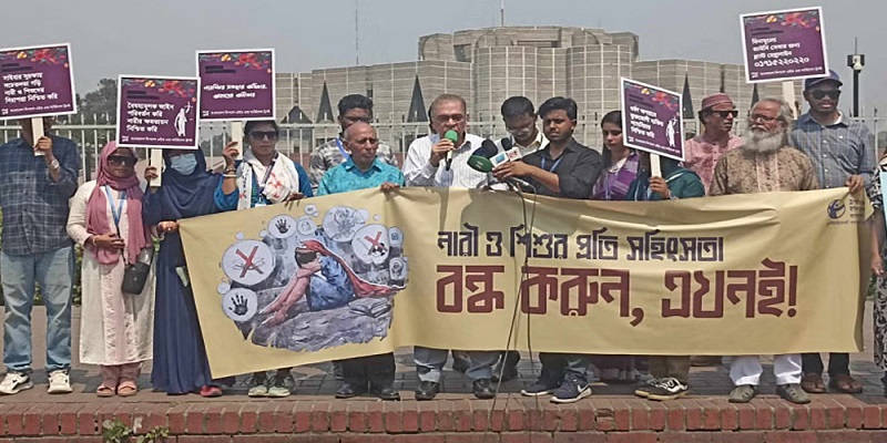 ডিএমপি কমিশনার বাস্তবে ধর্ষকের পক্ষ নিচ্ছেন: ইফতেখারুজ্জামান
