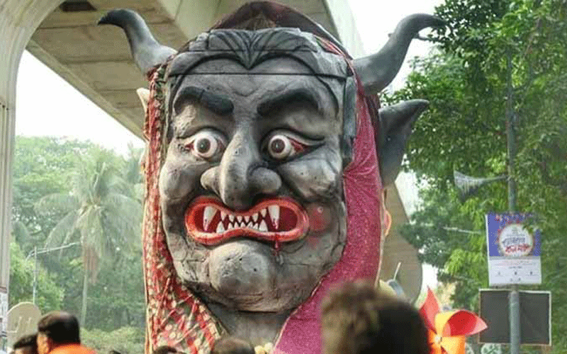আনন্দ শোভাযাত্রায় ফ্যাসিবাদের মুখাকৃতি