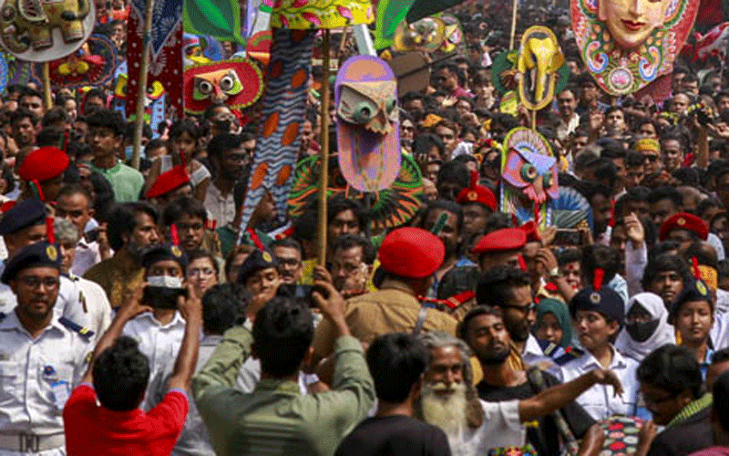 শেষ হলো বর্ষবরণের আনন্দ শোভাযাত্রা