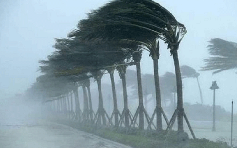 সকালের মধ্যে ৬০ কিলোমিটার বেগে ঝড়ের শঙ্কা
