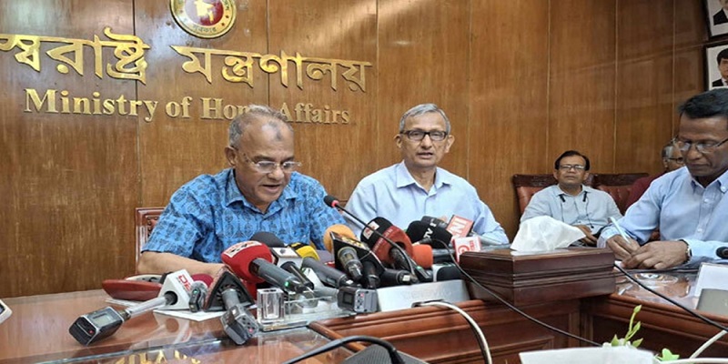 সরকারকে ৫ বছর থাকার কথা জনগণ বলেছে, আমি না: স্বরাষ্ট্র উপদেষ্টা