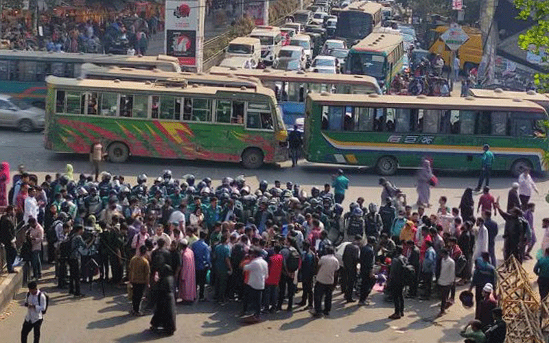 শাহবাগ ছাড়েনি জুলাই গণঅভ্যুত্থানে আহতরা