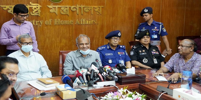 আসিফ মাহমুদের অস্ত্র ইস্যু ‘একটি ভুল’ : স্বরাষ্ট্র উপদেষ্টা