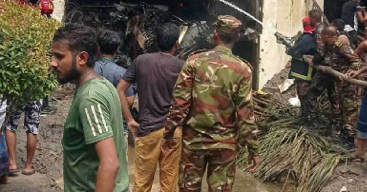 ক্লাস শেষে বের হয়ে আসছিল কাব্য, হঠাৎ বিকট বিস্ফোরণ