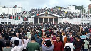 জুলাই গণ–অভ্যুত্থানের এক বছর দুপুরে স্মারকলিপি, রাতে বিক্ষোভ