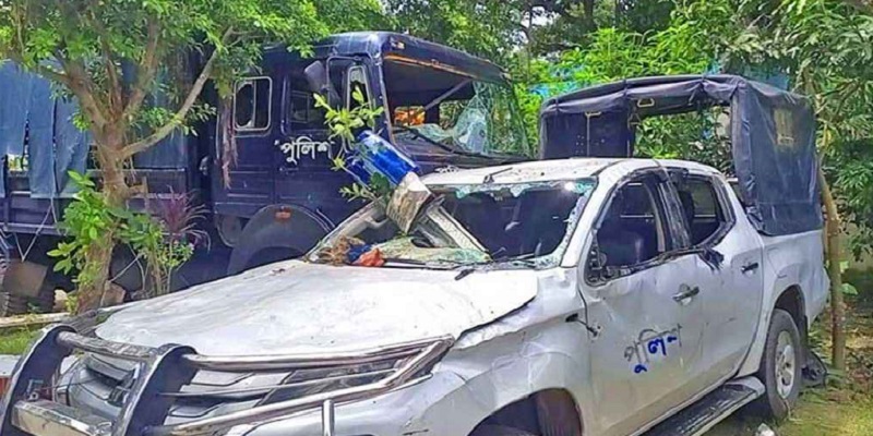 ভাঙ্গায় সাংবাদিককে কুপিয়ে আহত, মসজিদে আশ্রয় নিলেন পুলিশ সদস্যরা